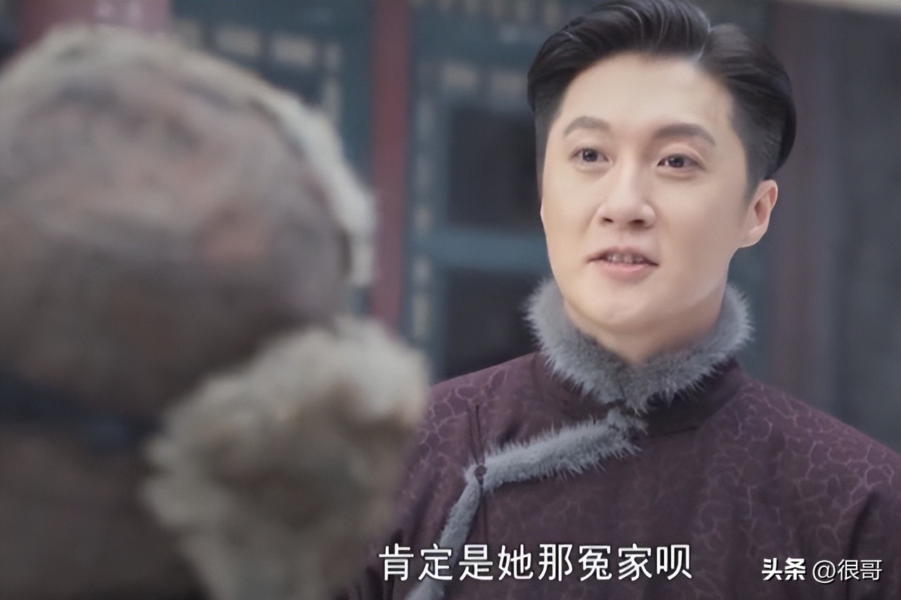 胡同赵露思侯明昊合照,胡同赵露思侯明昊路透