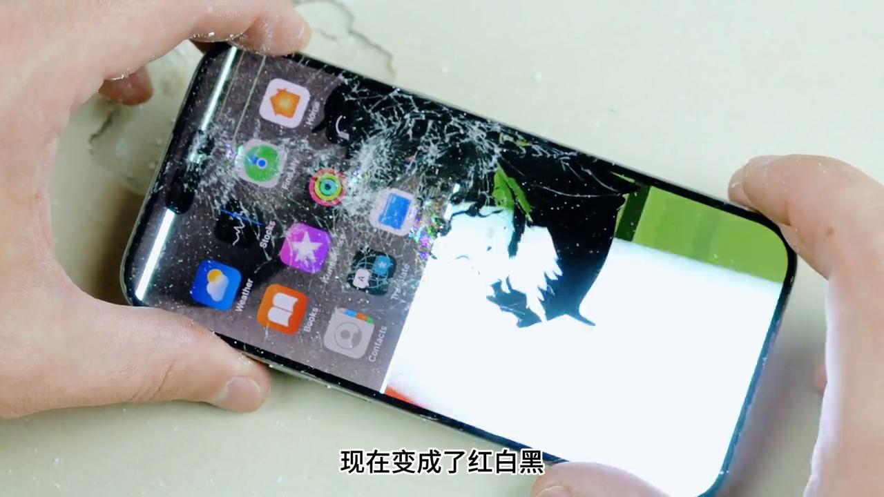 iphone15pro硬度测评,iphone15pro暴力测试划痕