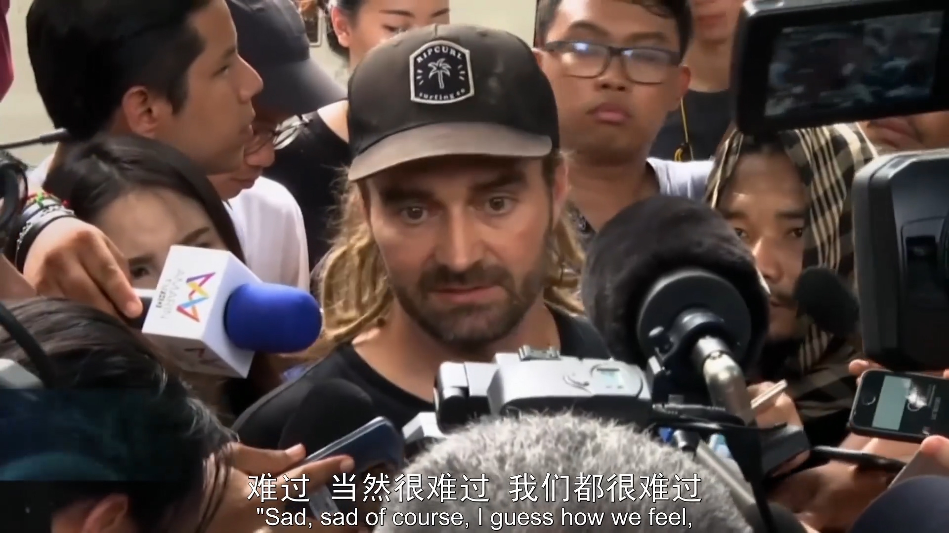 泰国18人球员困在洞穴事件全过程,泰国洞穴救援教练去世