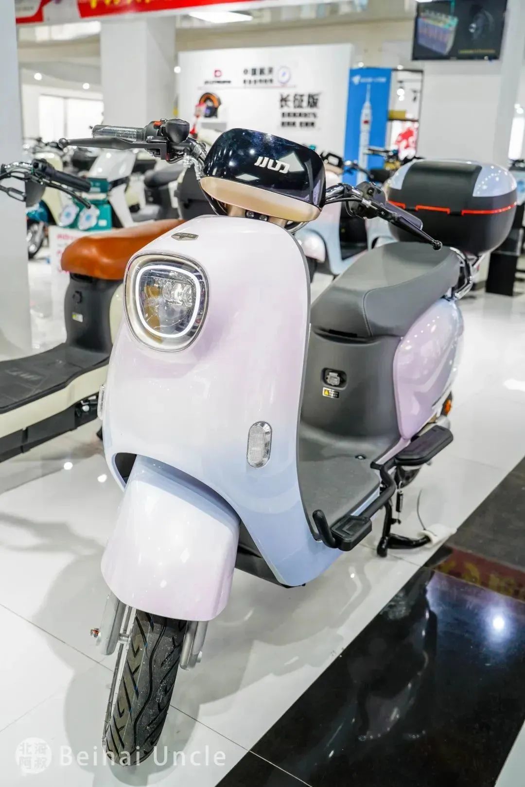 电动车刹车灯不亮但是开大灯就亮,电动车大灯一会亮一会不亮