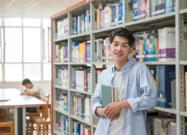 文科专业和理科专业哪个专业好,文科理科有哪些专业就业前景好