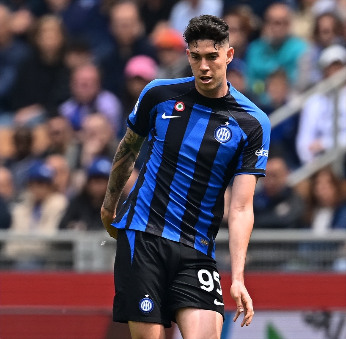 15球3助攻前锋愿加盟国米，小因扎吉3比1手刃旧主，戈森斯留下吧