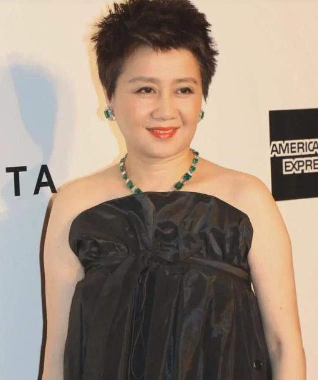 赌王四太三太翡翠项链对比,赌王三太翡翠项链