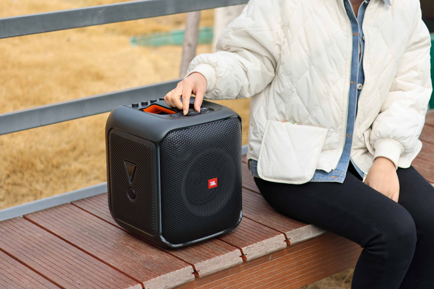 jbl欢唱版音箱评测,无线蓝牙双话筒音箱