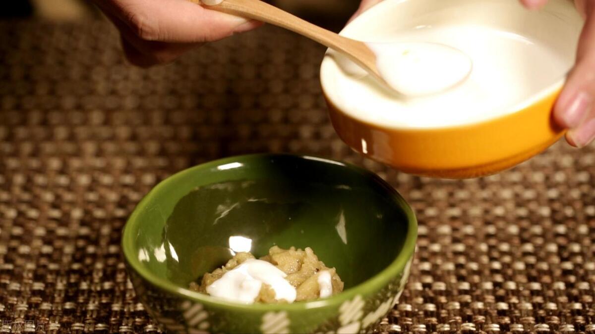 40岁女人脸上有雀斑用什么面膜,自制祛雀斑面膜的做法