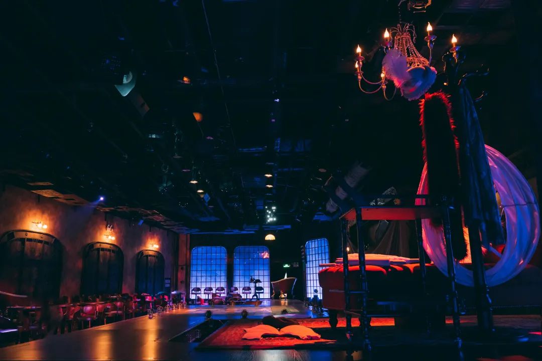 打卡赛博朋克烧烤店,赛博朋克打卡美陈