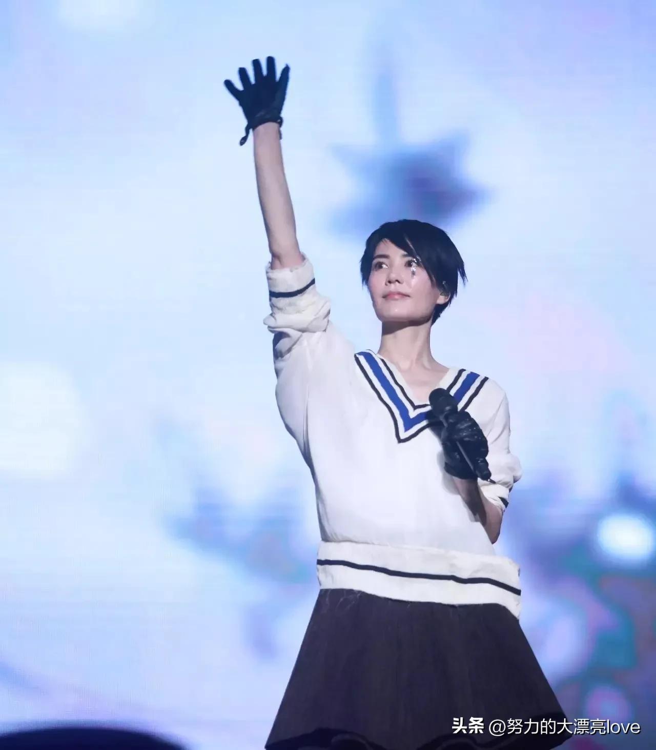 王菲和谢霆锋为什么会在一起,谢霆锋和王菲寻寻觅觅兜兜转转