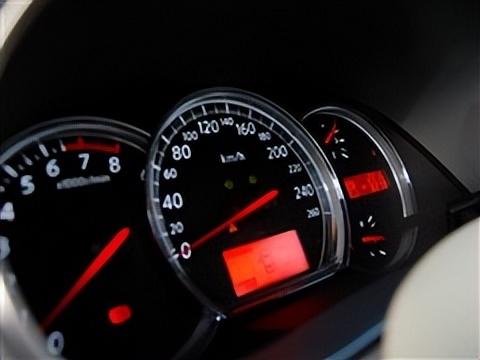 有颗强大心脏评全新日产天籁,日产天籁2021款2.0舒适版测试视频