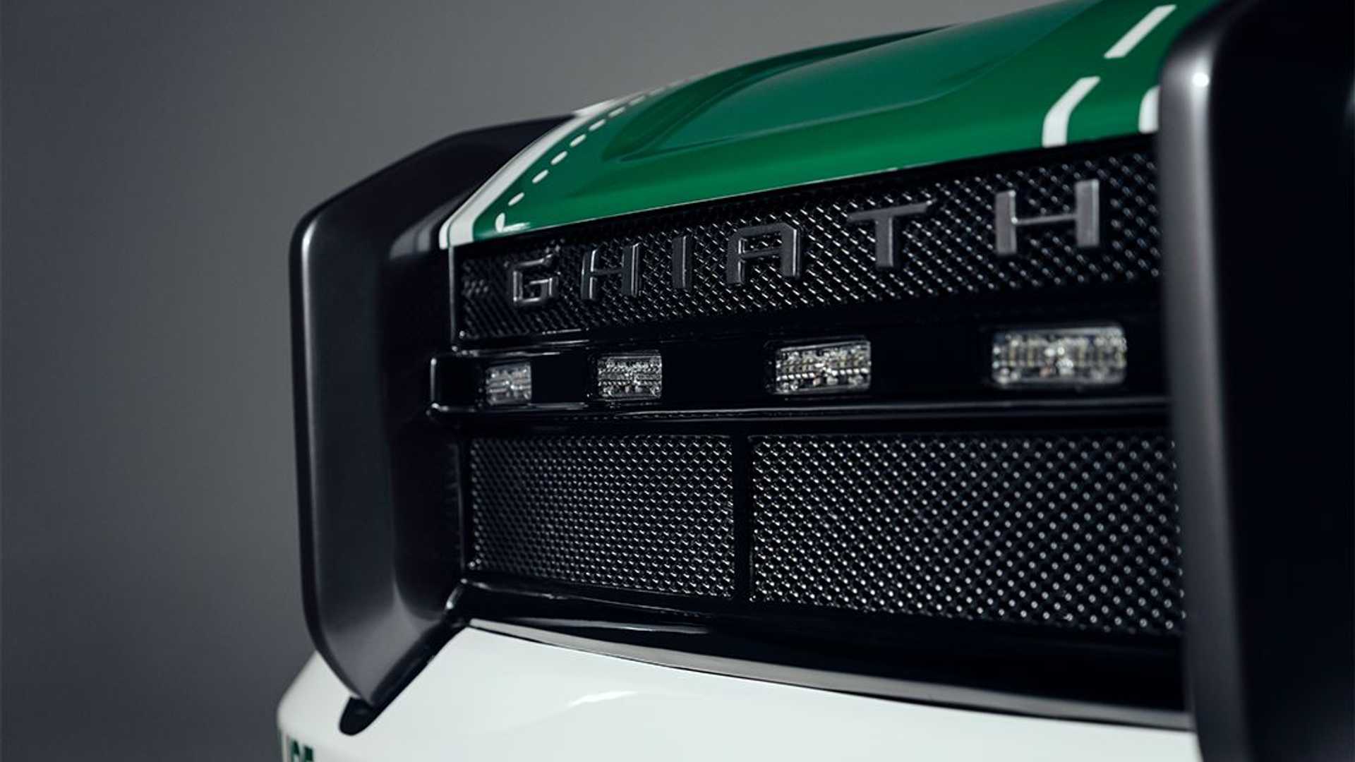 迪拜警察开巡逻车,迪拜日产途乐警车