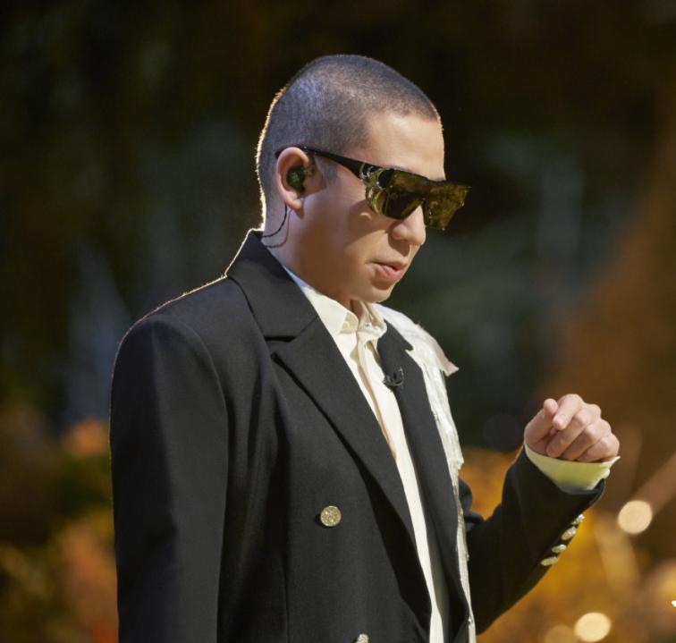 时光音乐会胡夏周深吹笛,周深胡夏时光音乐会猜歌合唱