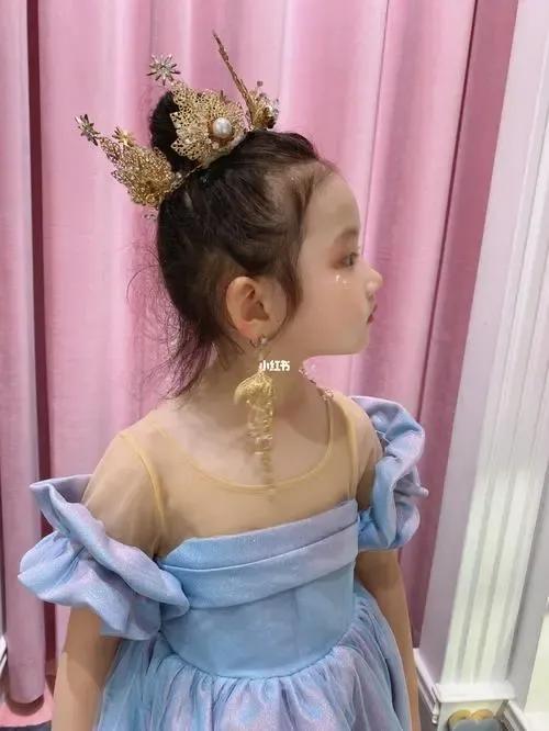 小女孩穿连体袜不舒服怎么办,女儿爱穿裙子爱美怎么纠正