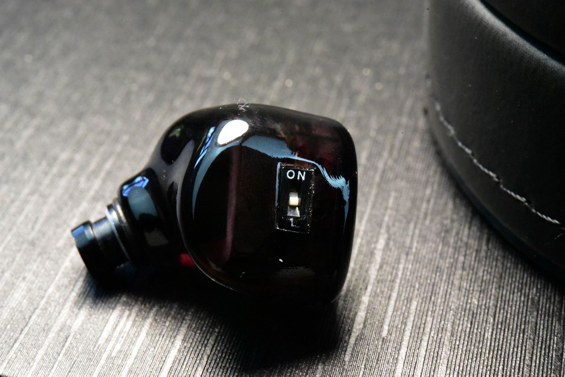 像河南菜一样做耳机!出自广西人之手的LZAX圈铁静瓷9单元试听