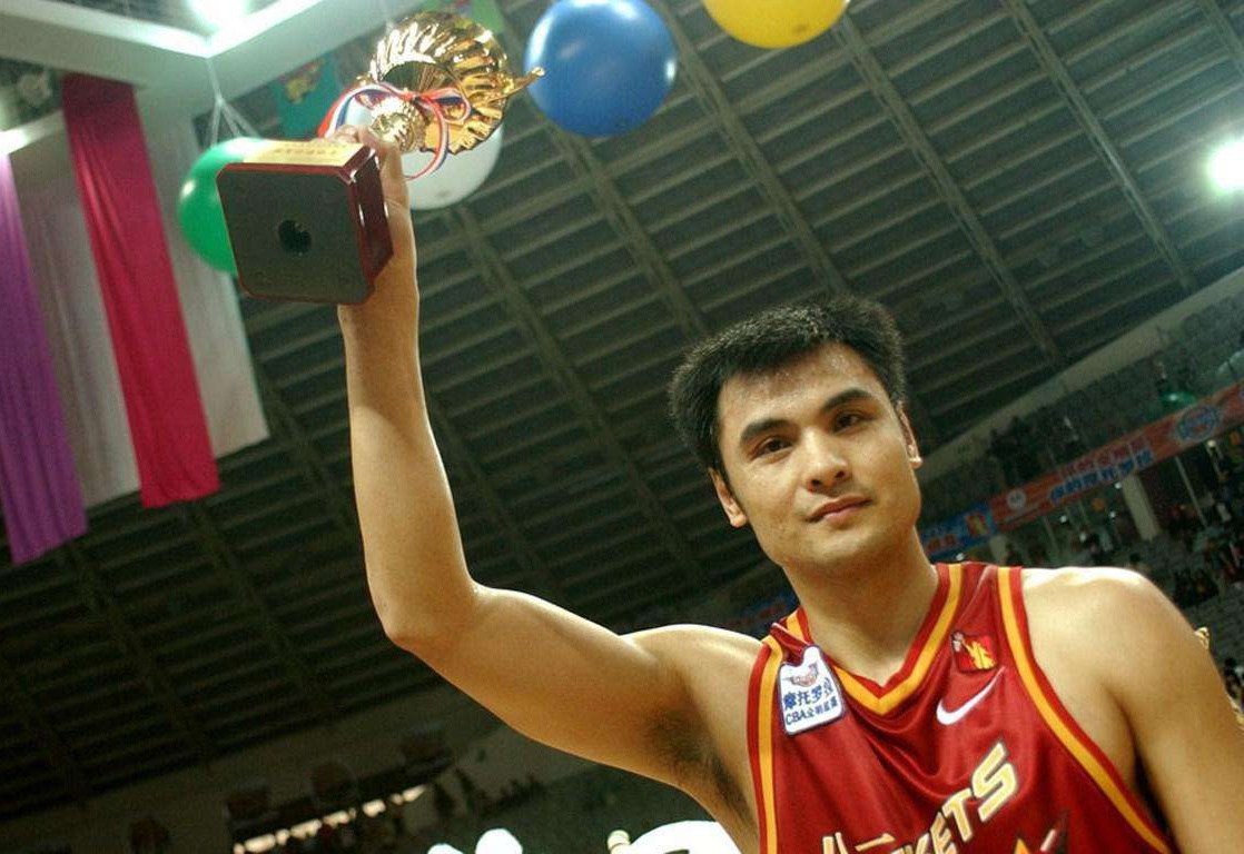 中国篮球球员排名前十刘玉栋,中国男篮刘玉栋正场视频