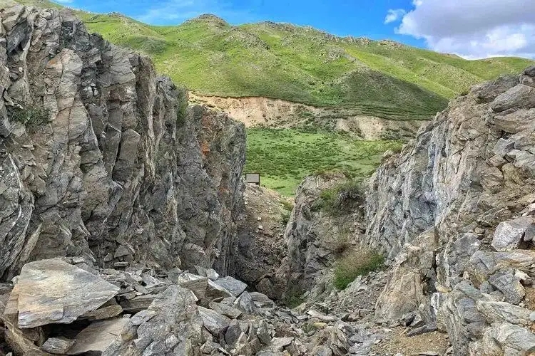 四川泸定地震什么原因导致,四川泸定地震多长时间了