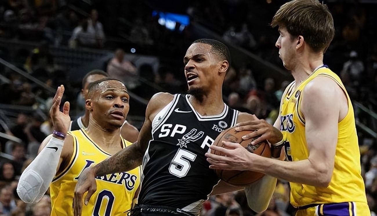 曝威少正式向湖人申请交易,湖人步行者商讨威少交易无进展