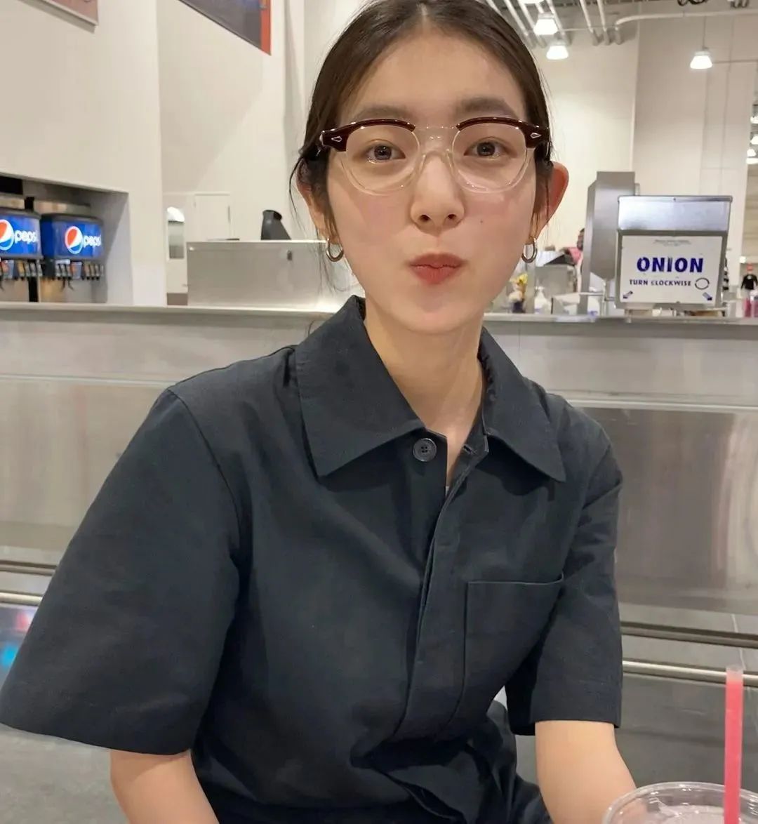 时尚博主的19件夏季日常穿搭look,这位博主的减龄穿搭值得学习