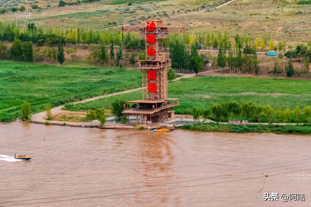 游玩鸣沙山,鸣沙山月牙泉与中卫沙坡头哪个好