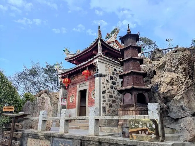 中国最赚钱十座寺庙，少林寺上榜！和尚们富得流油，看完你想出家