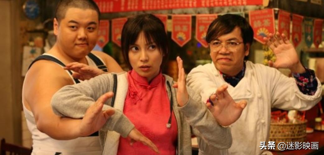 外媒评价周星驰少林足球电影,少林足球周星驰国语版电影