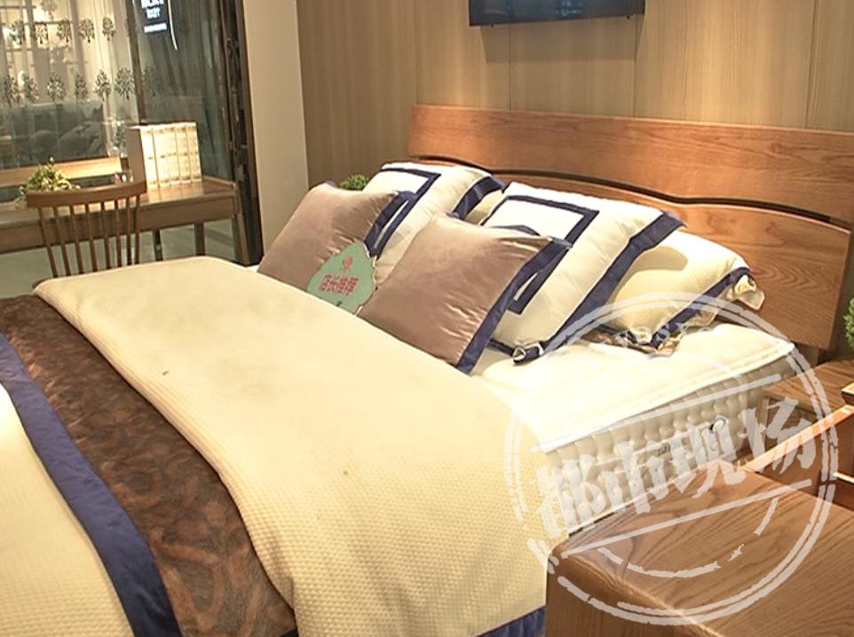 多处裂痕，还嘎吱响！南昌一女子买“个性大师”实木床，竟是样品？