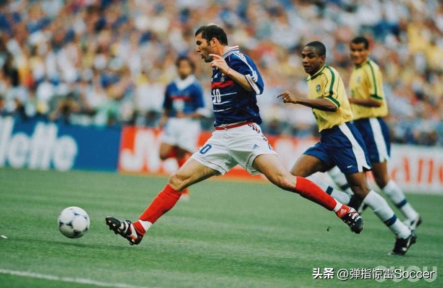 阿迪达斯猎鹰4足球鞋测评,阿迪达斯2024款猎鹰足球鞋测评