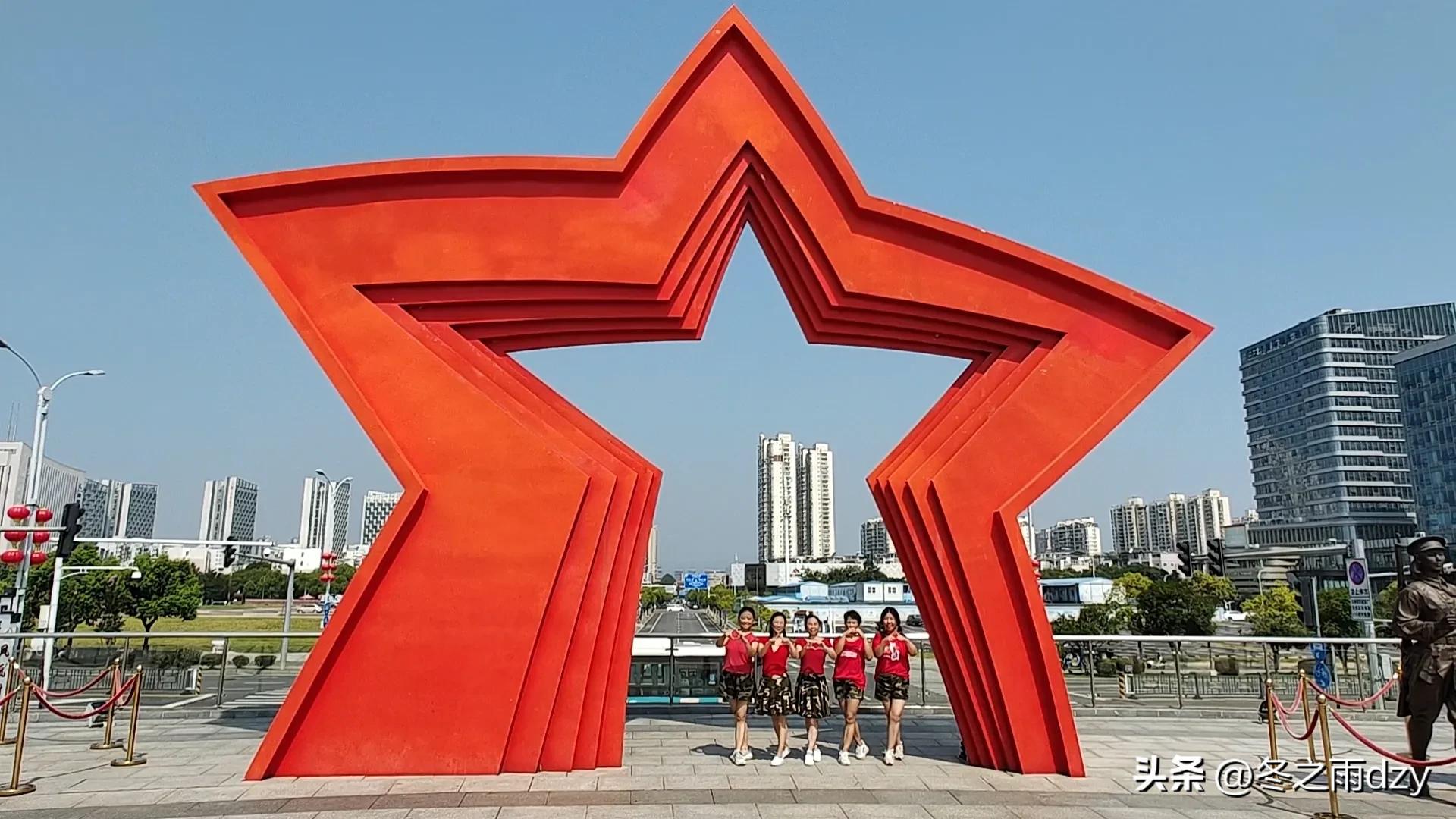 南昌舰主题园凤凰洲湿地公园,凤凰洲建军广场