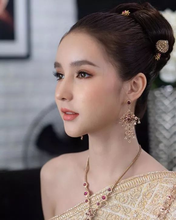 在泰国旅游，如何30秒内辨别泰国人妖，老司机：直接上手最快