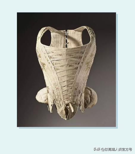 为什么女士内衣扣在后面,内衣扣为什么只有一种