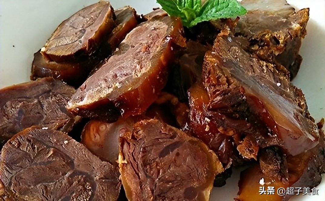 好尴尬！重庆一*迁拆**户办喜宴，表哥随1万不到8分钟被“强制退还”