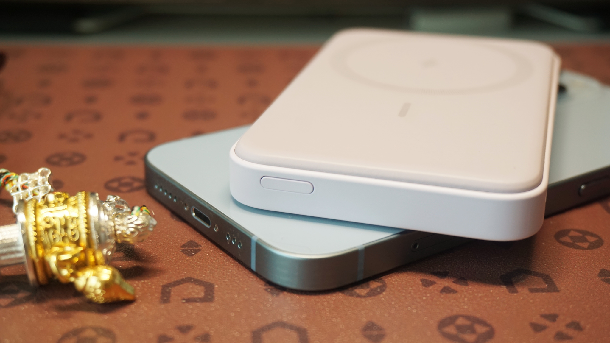 苹果充电宝magsafe平替,苹果磁吸充电器magsafe安卓能用不