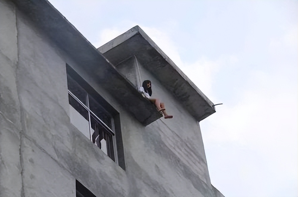 95后小伙疯狂骗730多万,21岁小伙敛财1300万