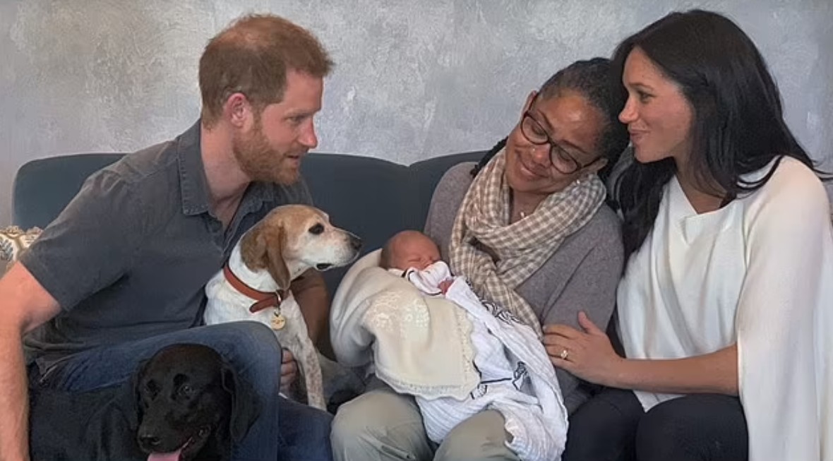 查尔斯三世继位哈里来了吗,查尔斯三世准备传位威廉