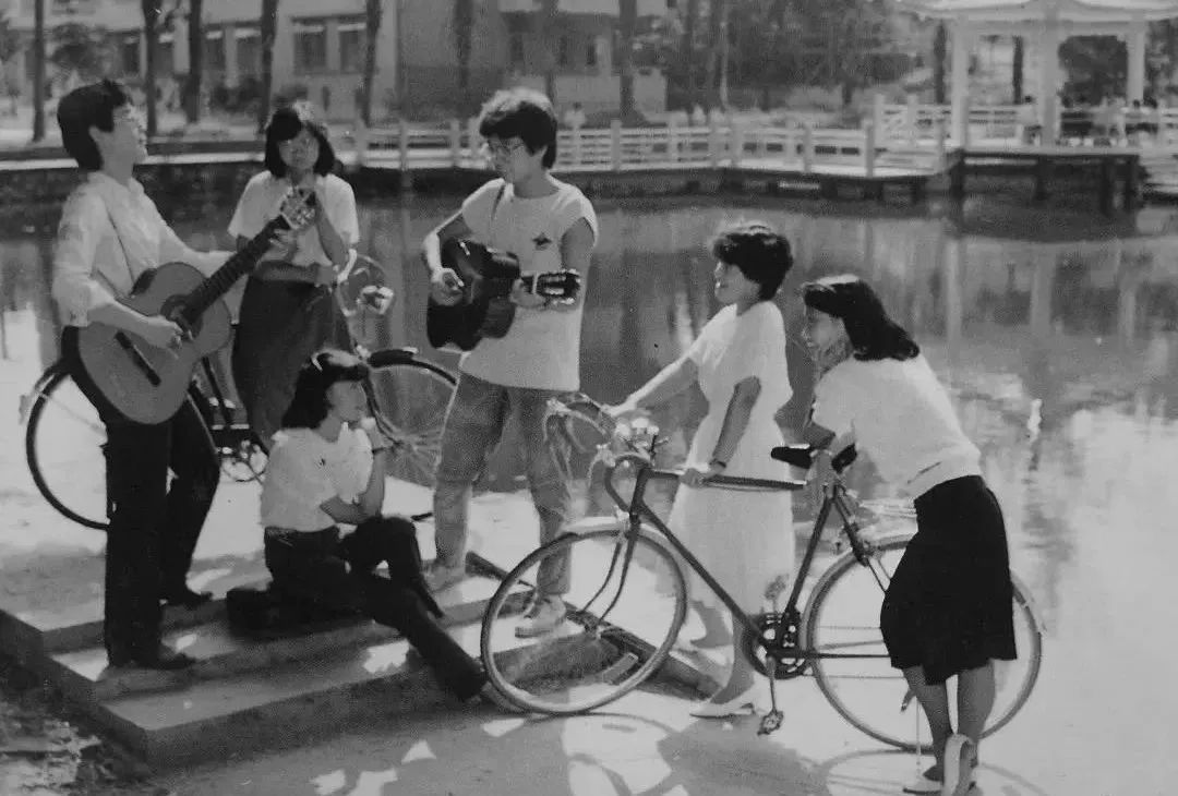 歌词经典语录100句,最打动人心的经典歌词句子