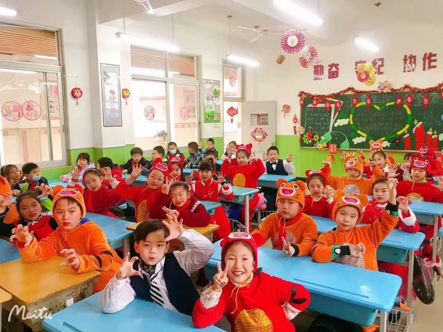 火力全开向未来演讲,虎力全开向未来展板