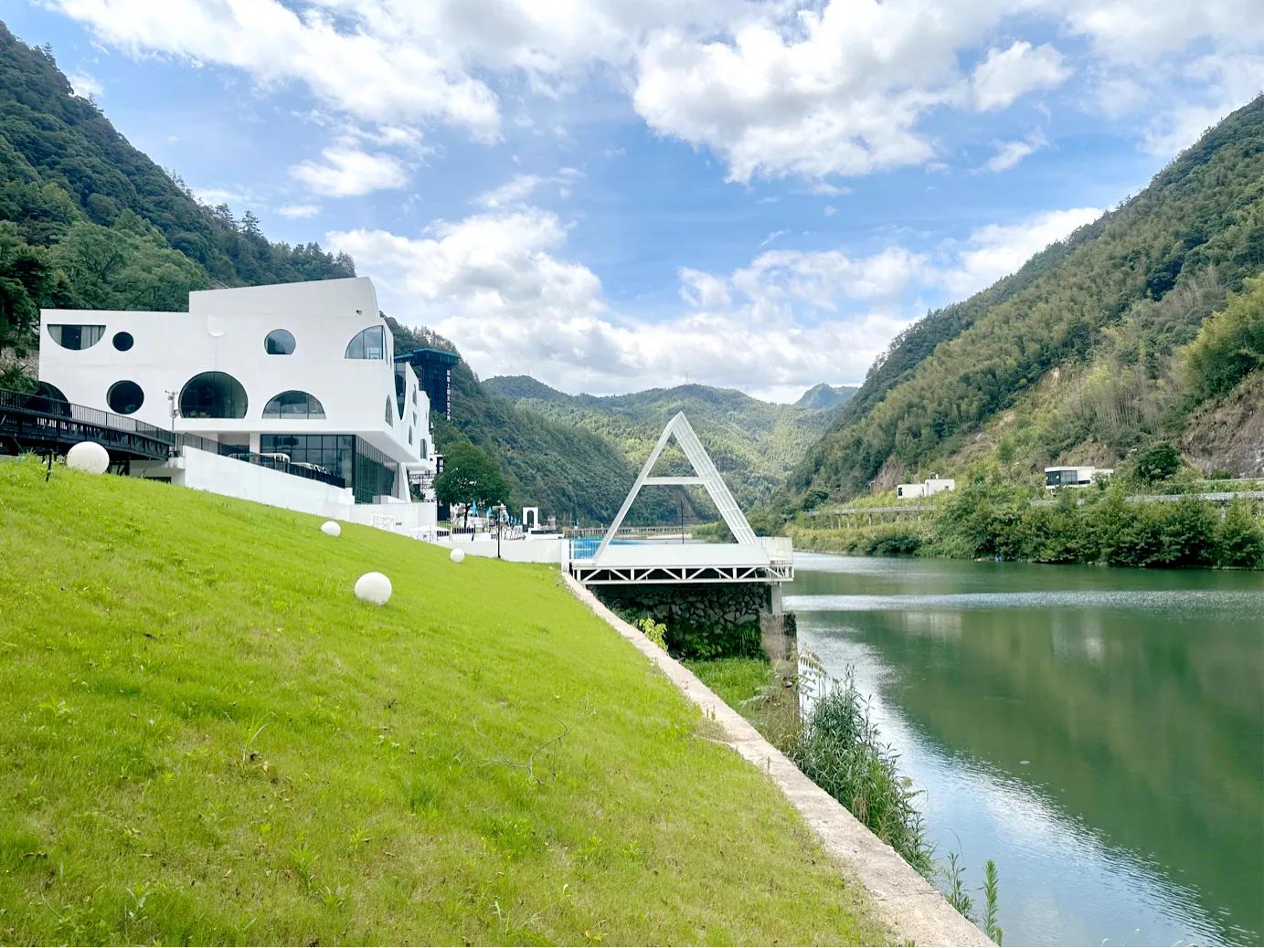 真实的希腊圣托里尼岛,圣托里尼天空之城