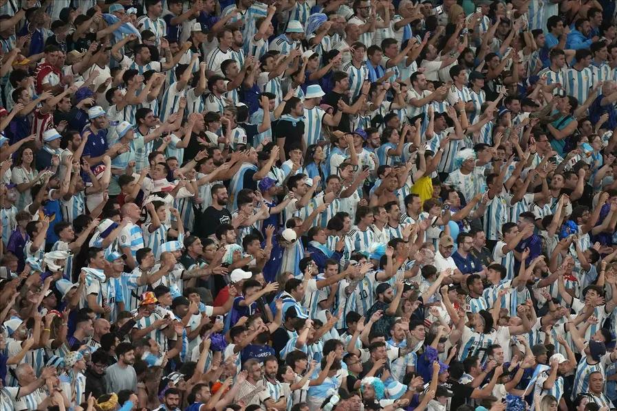 从侏儒症到足球巨人,从侏儒症到球王梅西的传奇人生