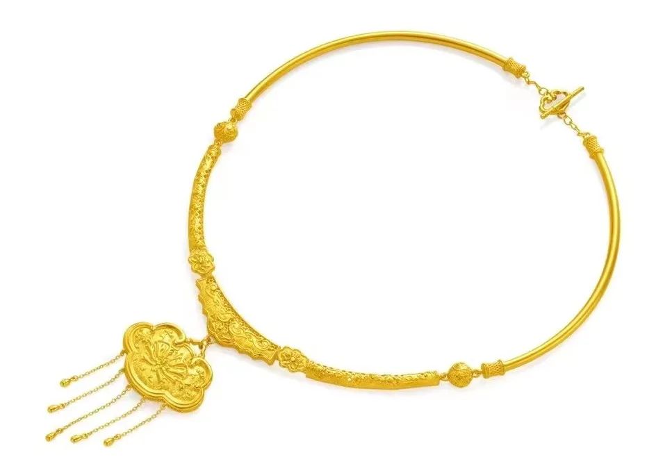 何超莲卡地亚珠宝视频,何超莲蒂芙尼珠宝值多少钱