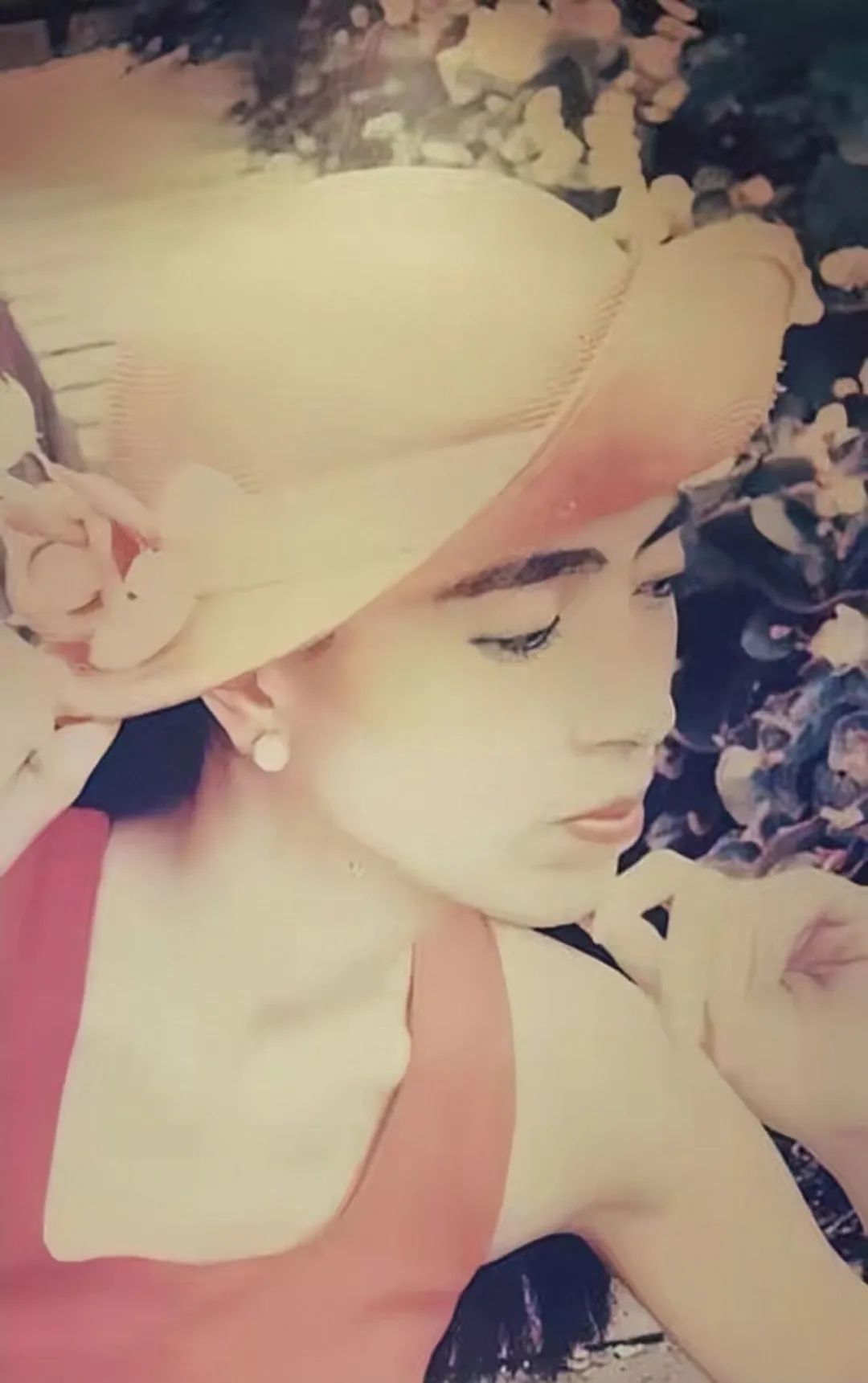 比汪小菲还疯的百亿富婆，5段婚姻历经*养包**、家暴后竟然不疯了？