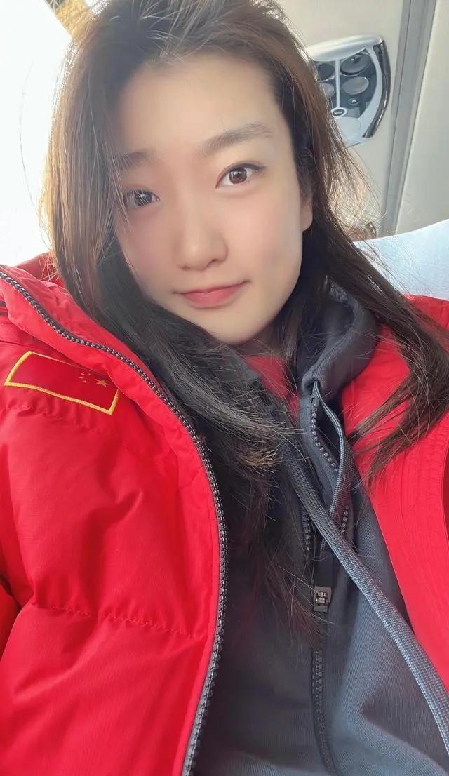 通过40张生活照，了解女篮女神李梦，现任国手、中尉、勒布朗-梦