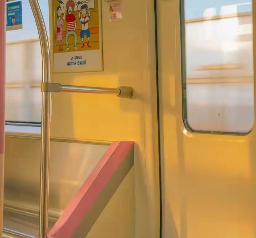 领结婚证发朋友圈的高级文案,自己生日文案朋友圈高级简短