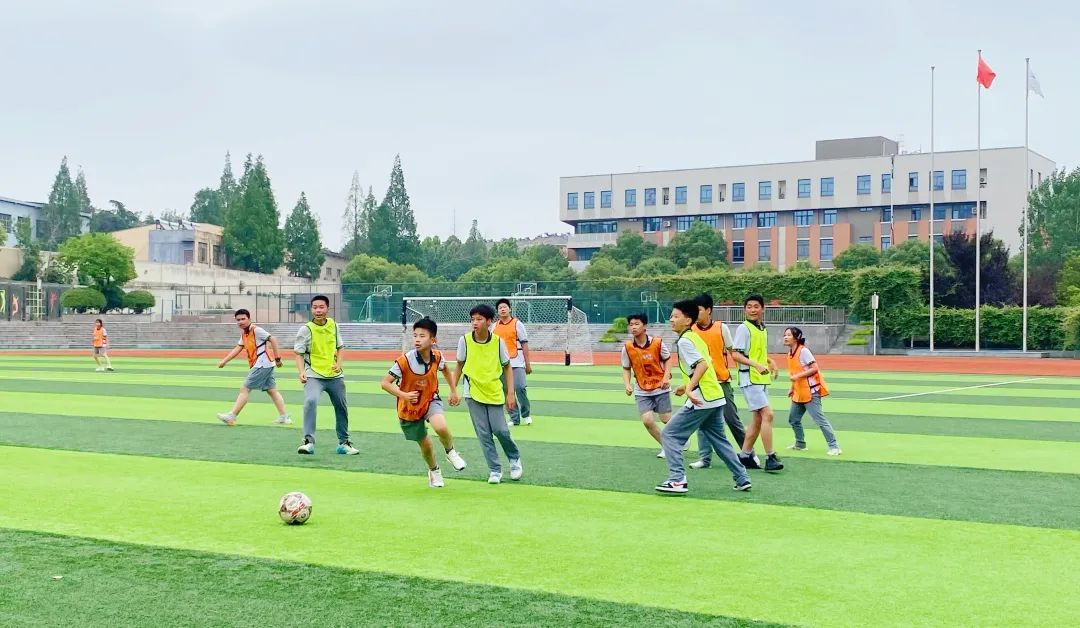 “足”够精彩，只“茵”热爱！栖霞区这所初中足球赛迎来决赛！