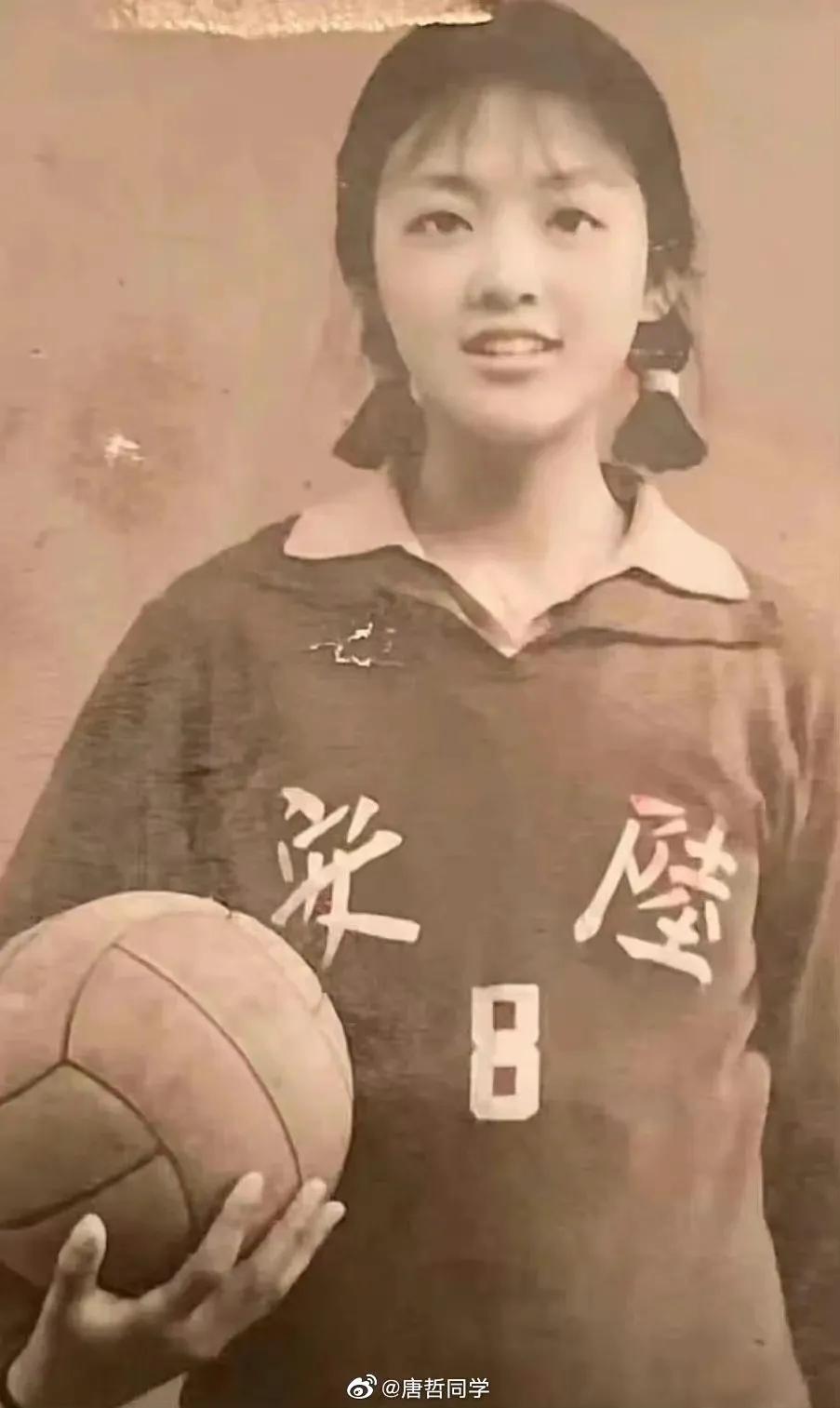 卖惨还是真惨？张兰膝盖红肿流脓不忍直视！