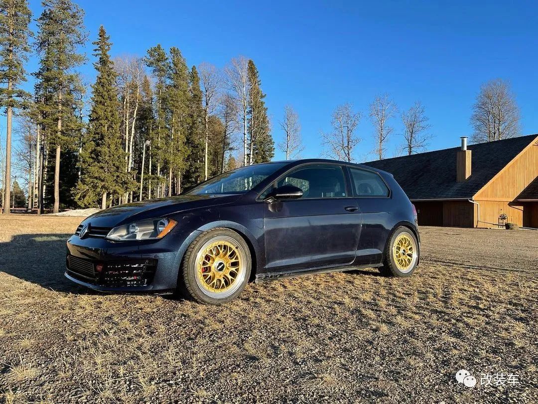 第八代高尔夫gti实车图片,高尔夫8代gti姿态