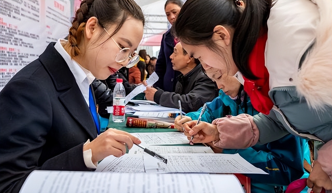 今明两年，若不出意外，有牛人预测，社会有可能发生“4大转变”