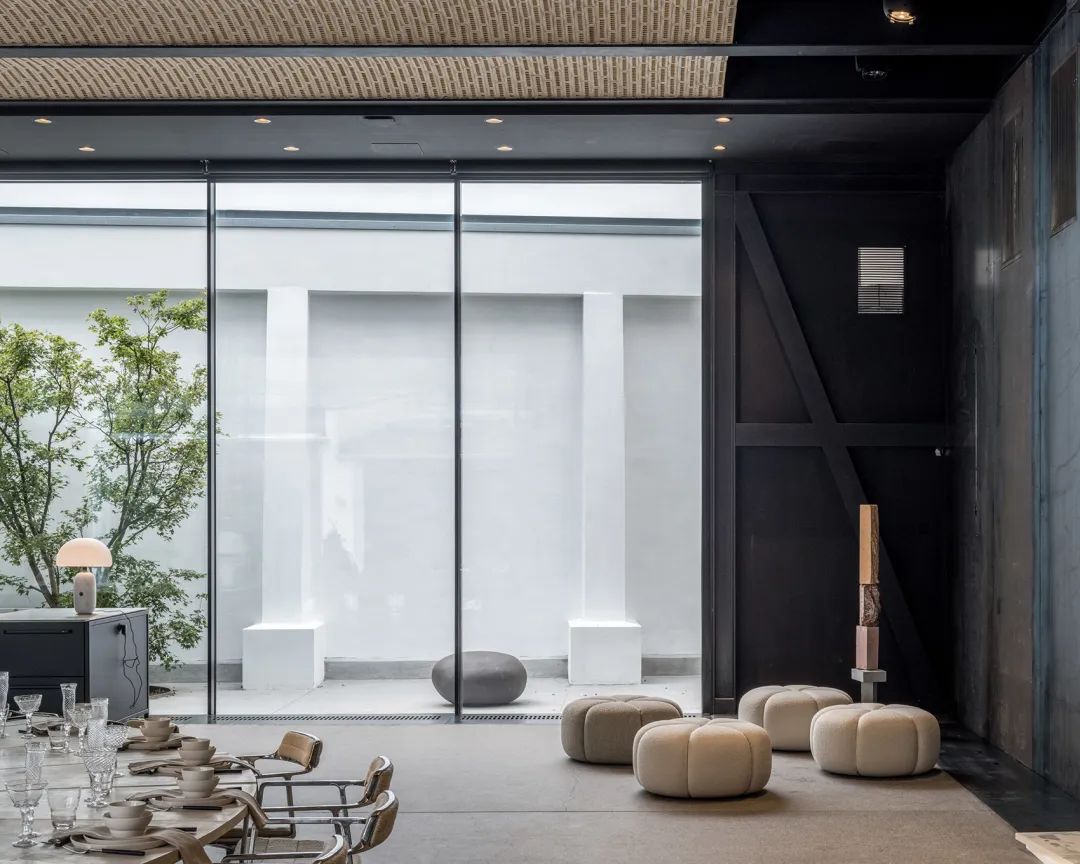 设计工作室车库改造,车库设计成图书馆