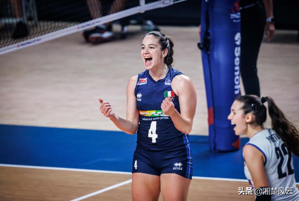 爆大冷!波兰女排3-1战胜卫冕冠军,获两连胜,2米03接应狂轰24分