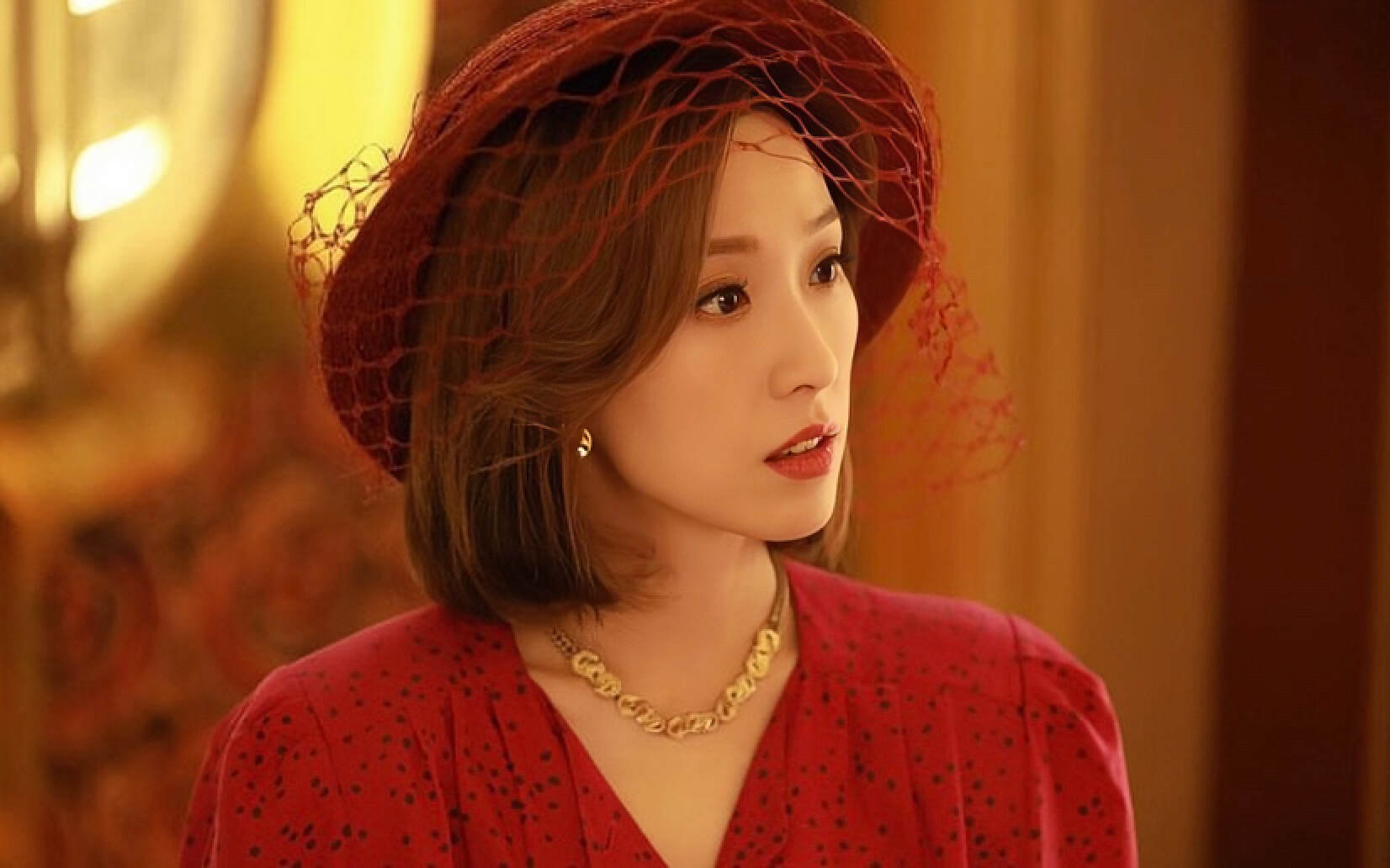 TVB知名女星不慎露底走光，新剧演*底卧**妩媚动人，戏份少变配角