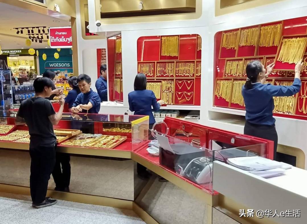 在泰国旅游的华人,在泰国人面前应该注意什么