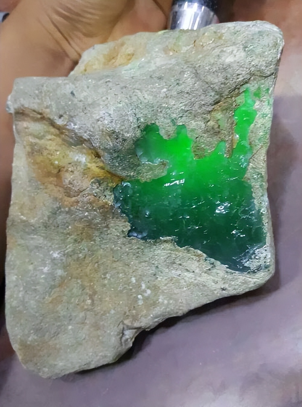 直播间购买翡翠原石怎么维权,直播间买的翡翠原石拒收能退款吗