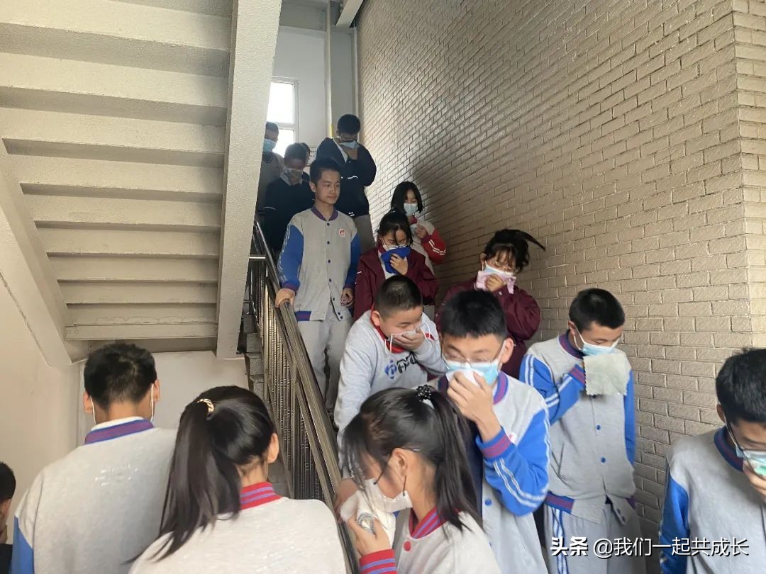 消防安全应急疏散演练工作会议,加强消防安全创建和谐校园